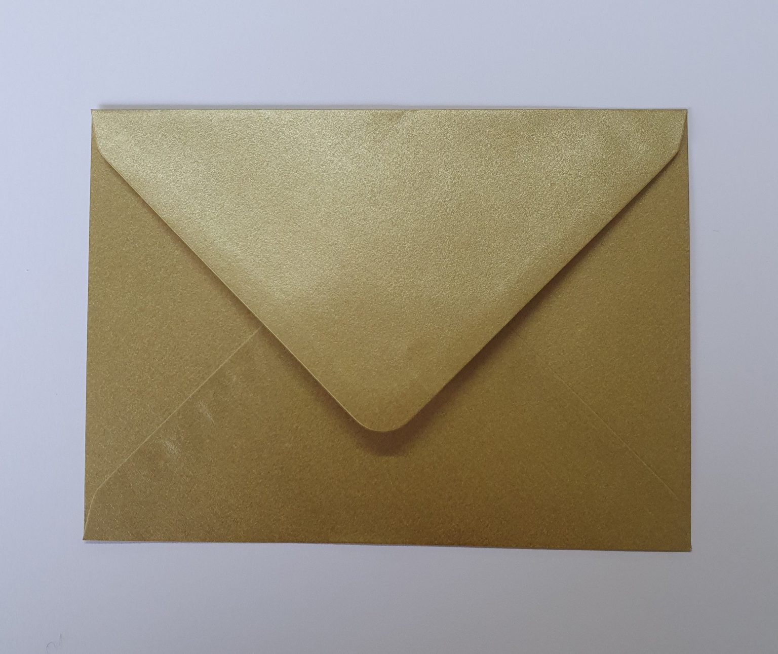 C6 Pure Gold Pearlescent Envelopes 95gsm Gummed Diamond Flap
